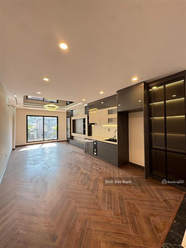 Phân lô hoàng quốc việt  45m 7t thang máy xây mới  kinh doanh  ô tô tránh  sát mặt phố