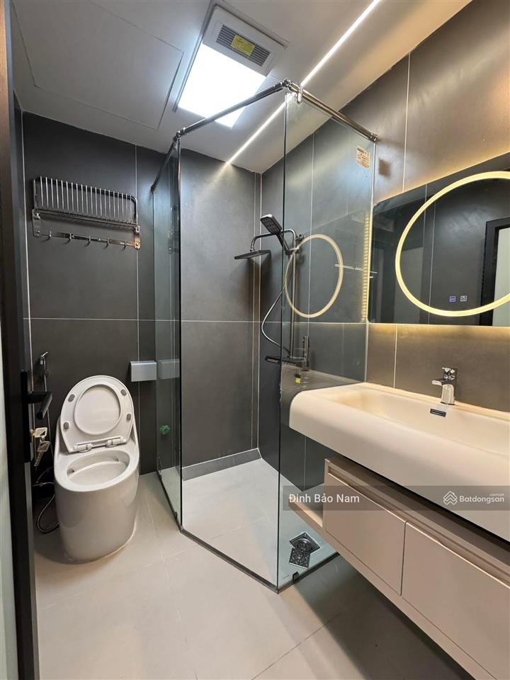 Phân lô hoàng quốc việt  45m 7t thang máy xây mới  kinh doanh  ô tô tránh  sát mặt phố