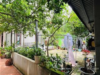 Tôi cần bán mảnh đất tây hồ  50m mặt tiền 6m  ngõ rộng 3m  cách mặt đường 20m  sổ đỏ vuông đẹp