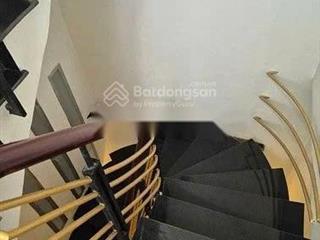Cho thuê nhà hẻm 3m(bg) lạc long quân, p.9, q.tân bình giá 15tr