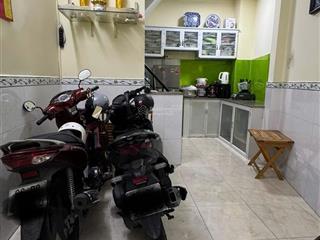 Cho thuê nhà đầy đủ tiện nghi hẻm 2.5m(bg) hoàng sa, p. tân định, q.1 giá 12tr