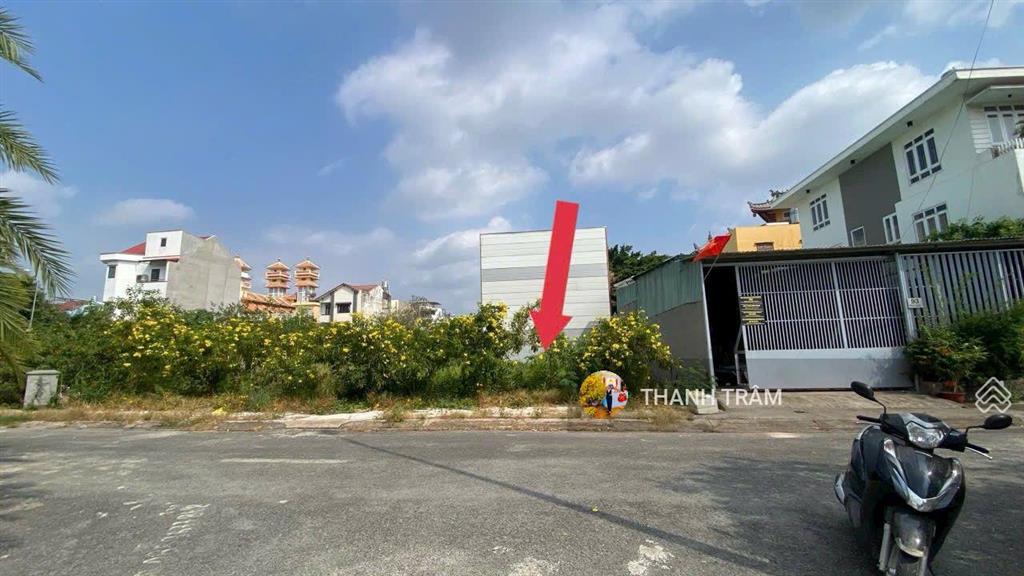 Bán đất biệt thự kdc thạnh mỹ lợi, q2, đối diện công viên nội khu, dt 10m x 20m giá 105 triệu/m2