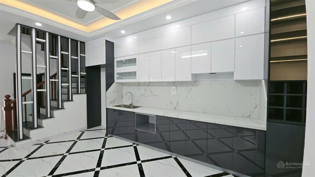 Bán nhà mới 6 tầng thang máy  phường thịnh liệt  giá chỉ nhỉnh 15 tỷ