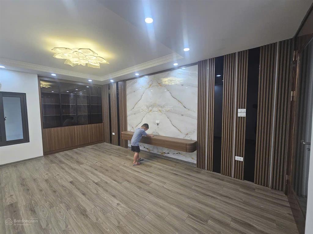 Bán nhà mới 6 tầng thang máy  phường thịnh liệt  giá chỉ nhỉnh 15 tỷ