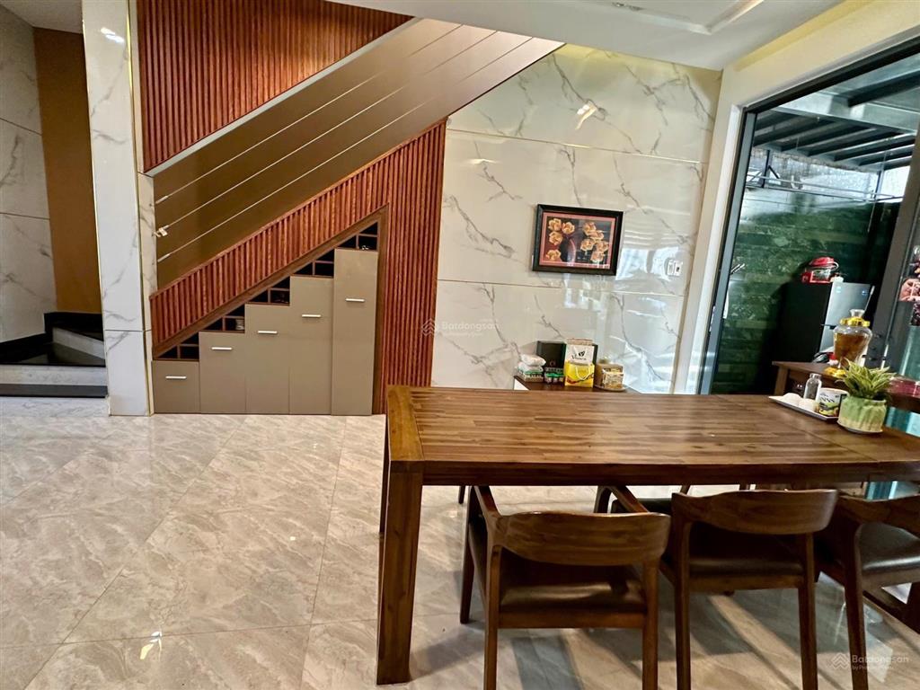 Bán căn biệt thự lô góc 2 mặt tiền 3 tầng đường 7m5, đối diện công viên  0934 863 ***
