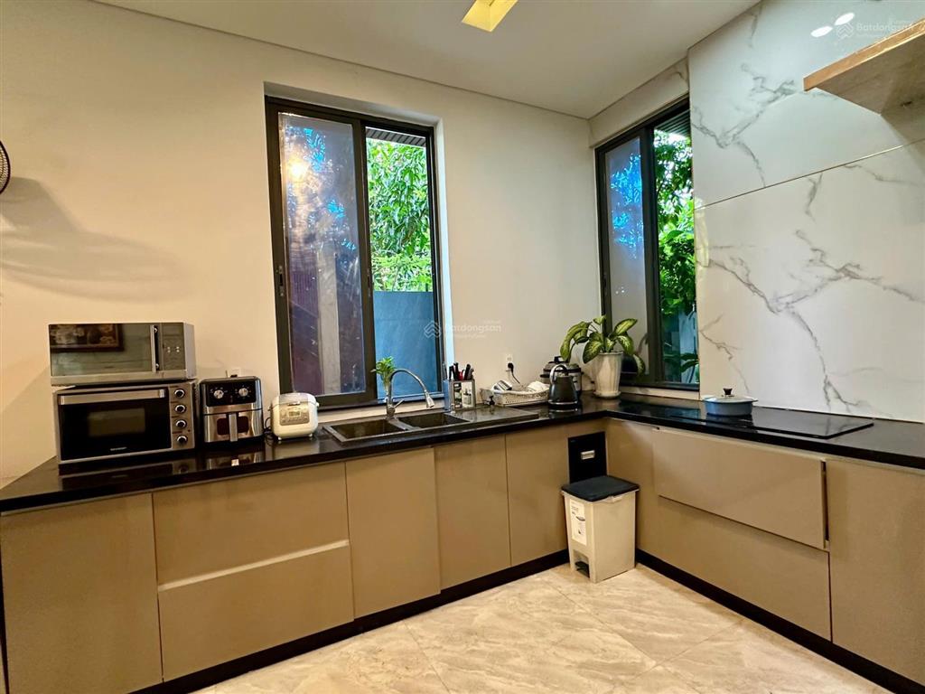 Bán căn biệt thự lô góc 2 mặt tiền 3 tầng đường 7m5, đối diện công viên  0934 863 ***