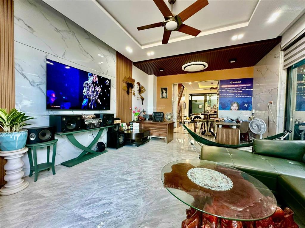 Bán căn biệt thự lô góc 2 mặt tiền 3 tầng đường 7m5, đối diện công viên  0934 863 ***