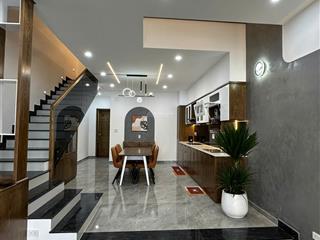 Nhà mới đẹp 3 tầng mặt tiền đường hàng dừa. nhà 3 tầng 4 phòng ngủ.  0934 863 ***