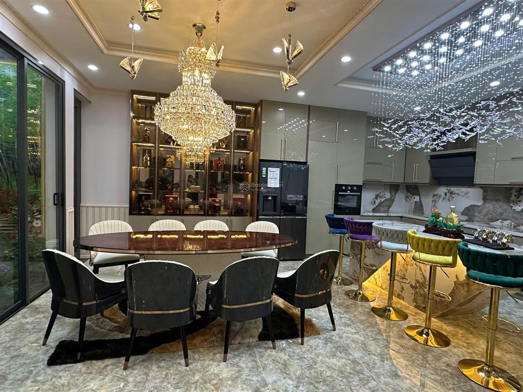 Căn biệt thự siêu vip hót nhất hiện nay! mt đường 7m5, hoà xuân, đà nẵng, có hồ bơi.  0934 863 ***