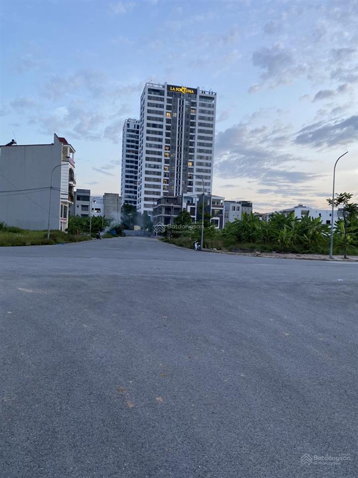 Cần bán lô shophouse đường 24m kđt fairy town. chân chung la fortuna vĩnh yên