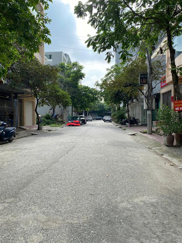 Cần bán 2 lô đất liền nhau băng 2 phố bà triệu, liên bảo, vĩnh yên. gần viện đa khoa vĩnh phúc