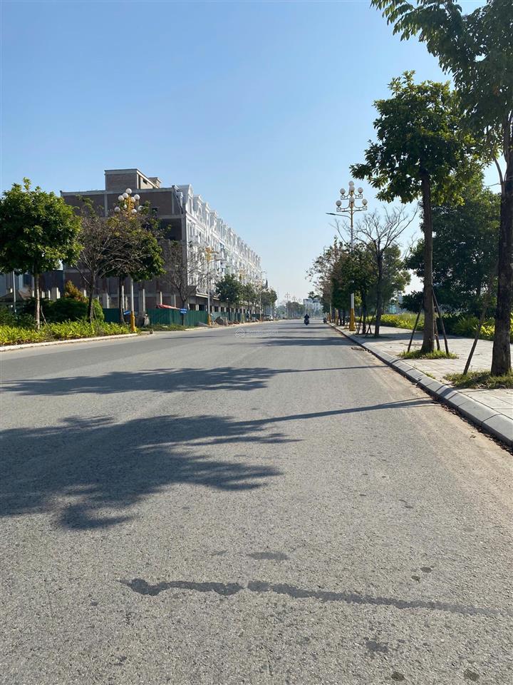 Bán căn shophouse 5 tầng hoàn thiện mặt ngoài kđt bắc đầm vạc vĩnh yên. sổ hồng sẵn sang tên