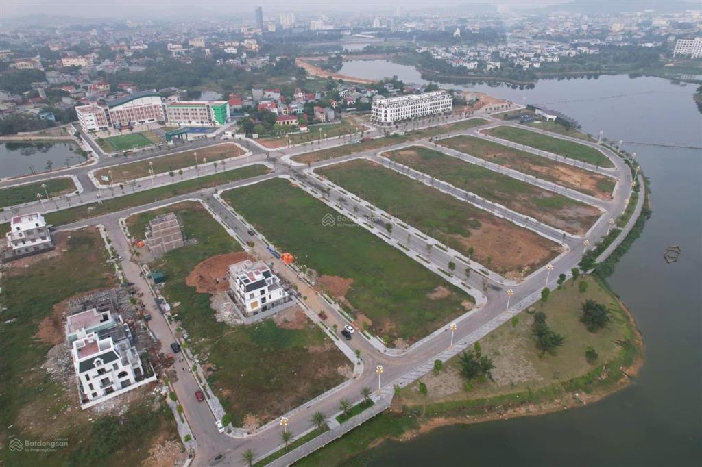 Bán căn shophouse 5 tầng hoàn thiện mặt ngoài kđt bắc đầm vạc vĩnh yên. sổ hồng sẵn sang tên