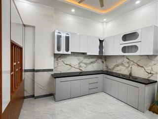 Bán nhà mới 100% . đường nhựa thông 5m