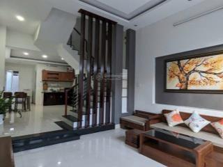 Cho thuê nhà 3 tầng 3pn có sân vườn khu mỹ an, full nội thất