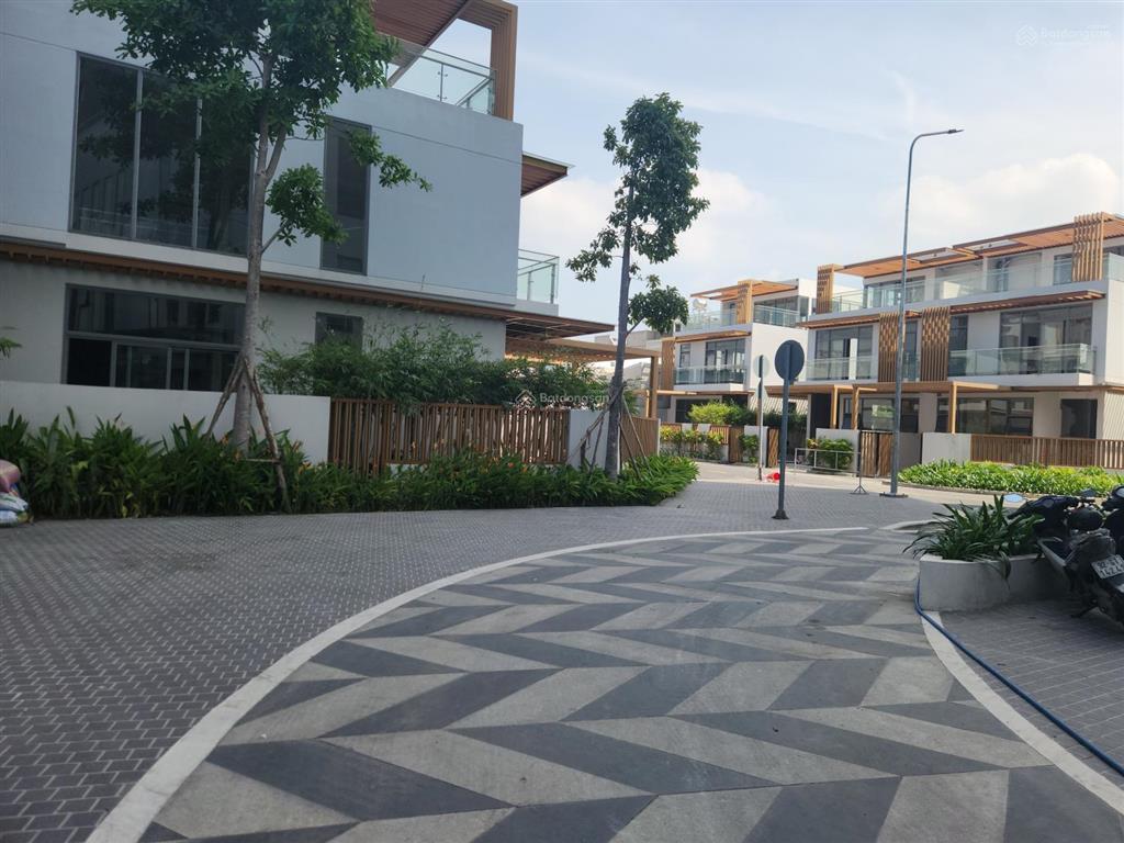 Chỉ với 3,5 tỷ sở hữu ngay căn shop 2 tầng urban green htls 0% 36th ck lên đến 10% có sẵn hd thuê