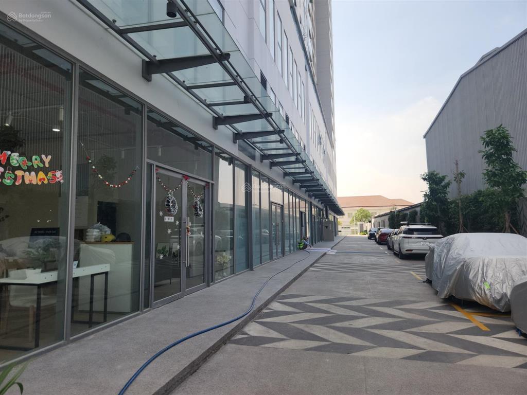 Chỉ với 3,5 tỷ sở hữu ngay căn shop 2 tầng urban green htls 0% 36th ck lên đến 10% có sẵn hd thuê