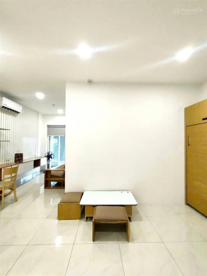 Bán gấp căn officetel saigon mia 30m2 view 9a hướng đông 2 tỷ đủ nội thất vay 75%