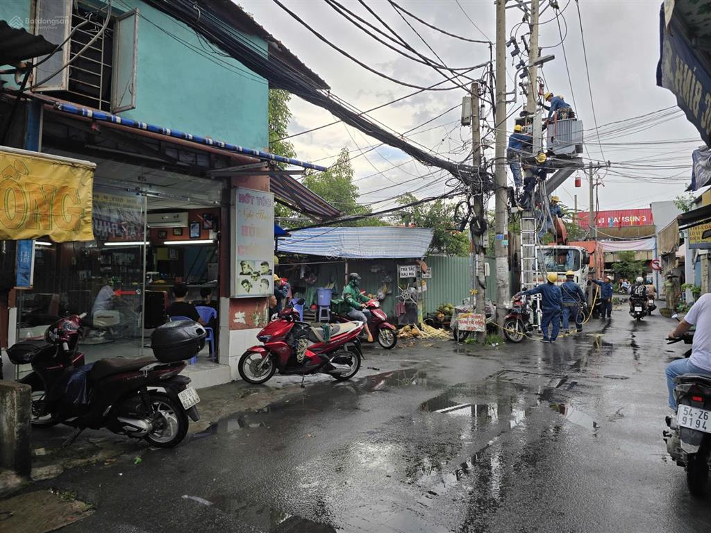 Bán nhà xây kiên cố, thích hợp vừa ở vừa kinh doanh buôn bán 12.9ty tl