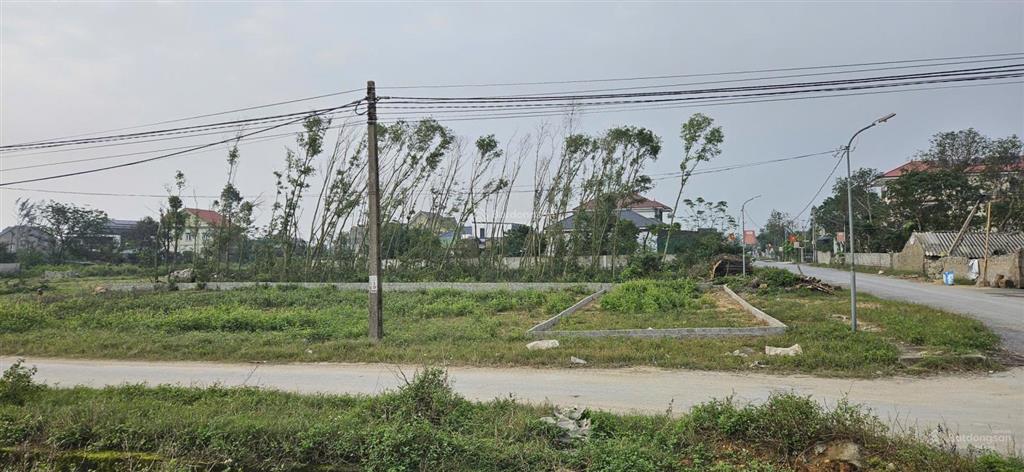 Hiếm có  hơn 2 tỷ lô góc 2 mặt tiền đường hoàng văn cư  đất biển nghi hòa cửa lò