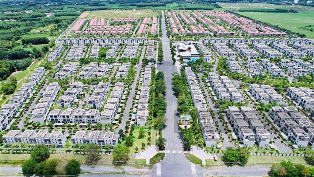Bán căn góc 2 mặt đường big town house 150m2 khu swan park  đông sài gòn  nhơn trạch giá 6.8ty