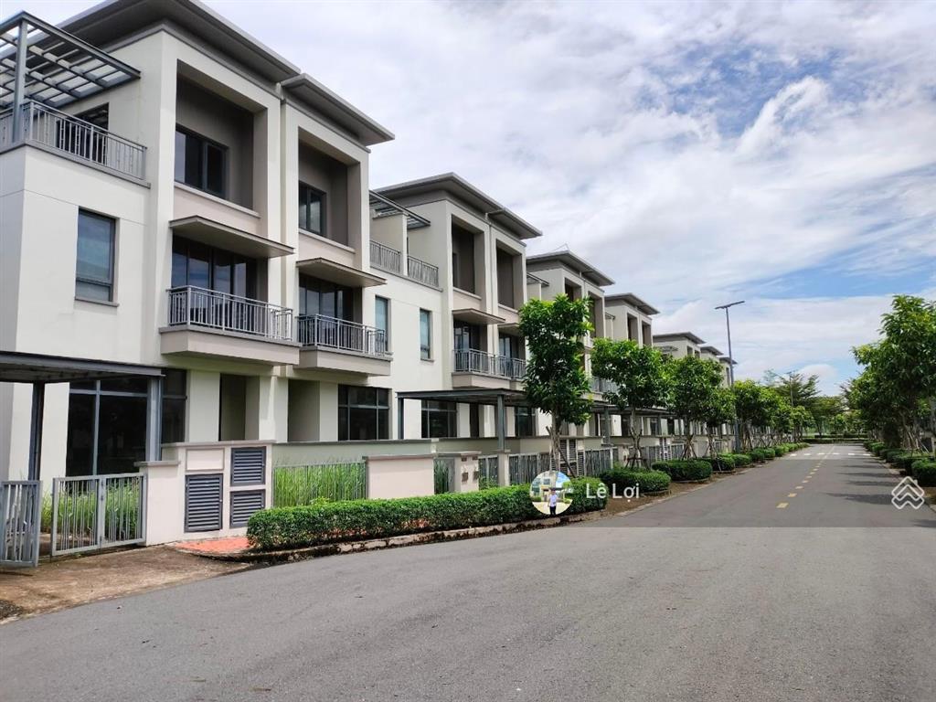 Căn nhà phố giá 5 tỷ khu compound swanpark đông sài gòn, vị trí trung tâm tp sân bay nhơn trạch