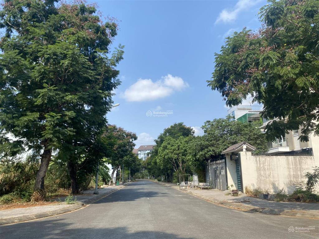 Bán gấp nền vị trí đẹp kdc hưng phú, đường liên phường gần global city. dt 8x18.5m giá 10.9 tỷ