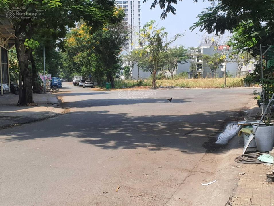 Bán gấp nền vị trí đẹp kdc hưng phú, đường liên phường gần global city. dt 8x18.5m giá 10.9 tỷ