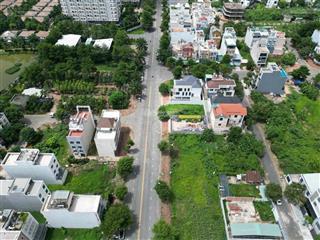 Bán gấp nền biệt thự kdc nam long  đối diện global city dt 7x20m giá 80tr/m2 .  0772,444,888