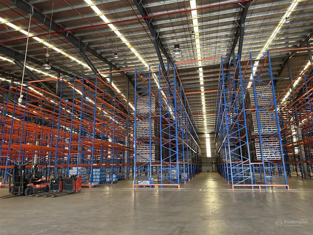 Cho thuê 3800m2 kho chuẩn kcn sóng thần
