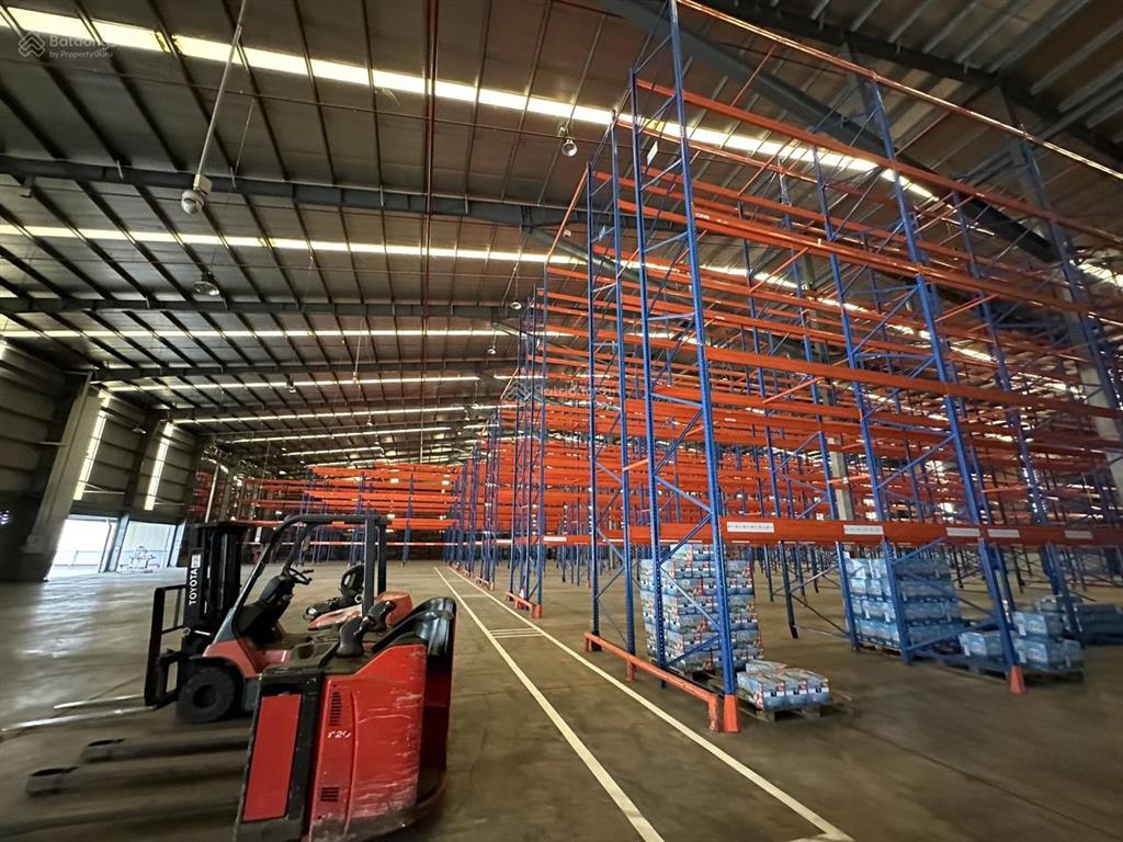 Cho thuê 3800m2 kho chuẩn kcn sóng thần