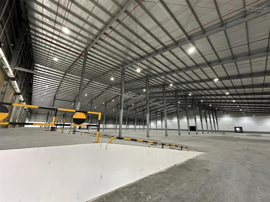 Cho thuê 12000m2 xưởng may kcn sóng thần 2