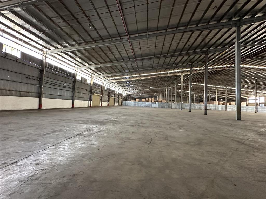 Cho thuê 10000m2 kho quốc lộ 13, chuẩn logistics quốc tế (có cắt lẻ)