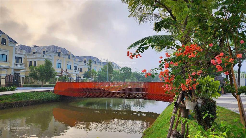 A sếp bán lô biệt thự 135m2  28.5 tỷ (bao sang tên)đối diện cổng trường đoàn thị điểm,sinh khi tốt