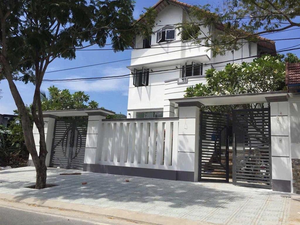 Chủ định cư nước ngoài nên bán thu hồi vốn và cần bán nhanh biệt thự mặt tiền nguyễn tất thành