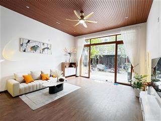 Chính chủ bán nhanh nhà mặt tiền hoà minh 14. cách biển ntt chỉ 100m đi bộ.  0935 110 ***