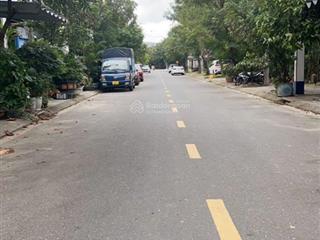 Bán đất mặt tiền hoà phú 9 một lô duy nhất gần tô hiệu thông tứ phía. 0935 110 *** lvcc