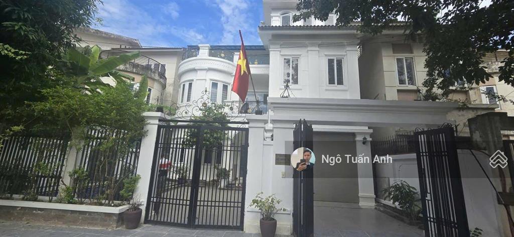 Bán biệt thự đơn lập 204m2 hướng đông nam  tân tây đô giá chỉ 2x tỷ