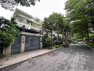 Cho thuê bt 352m2, ngoại giao đoàn