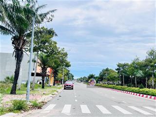 Mặt tiền đường hùng vương  đường rộng 36m  trung tâm thị trấn long hải  168,5m2  6x28m