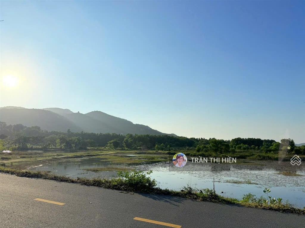 Thị trấn phước hải  view núi minh đạm  hồ sở bông siêu đẹp 2.300m2  sẵn 700m2 thổ cư