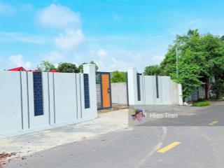 Bán đất xã đất đỏ  tp hcm  khu toàn nhà vườn biệt thự  dt 987m2 ~ 1000m2  sẵn 200 thổ cư