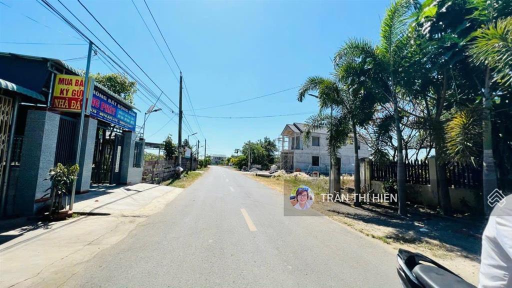 Mặt tiền nguyễn huệ  2060m2  4 tỷ