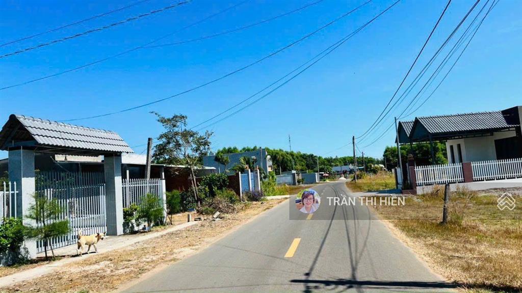 Mặt tiền nguyễn huệ  2060m2  4 tỷ