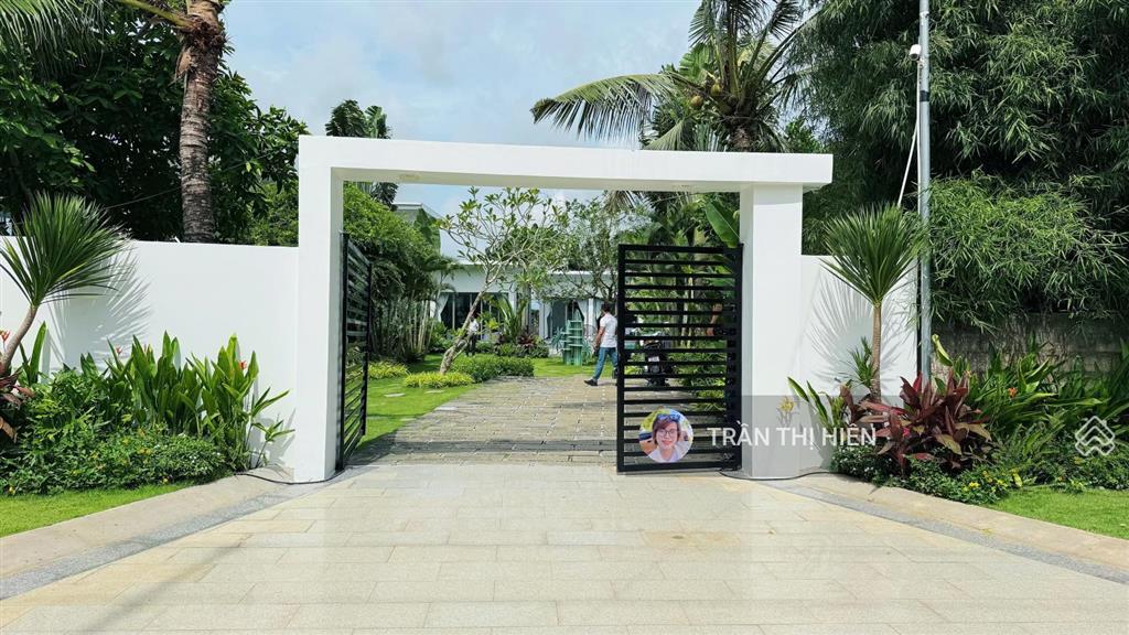 Bán căn villa hồ bơi mt đường nguyễn huệ gần biển phước hải  511m2  11.5x44m