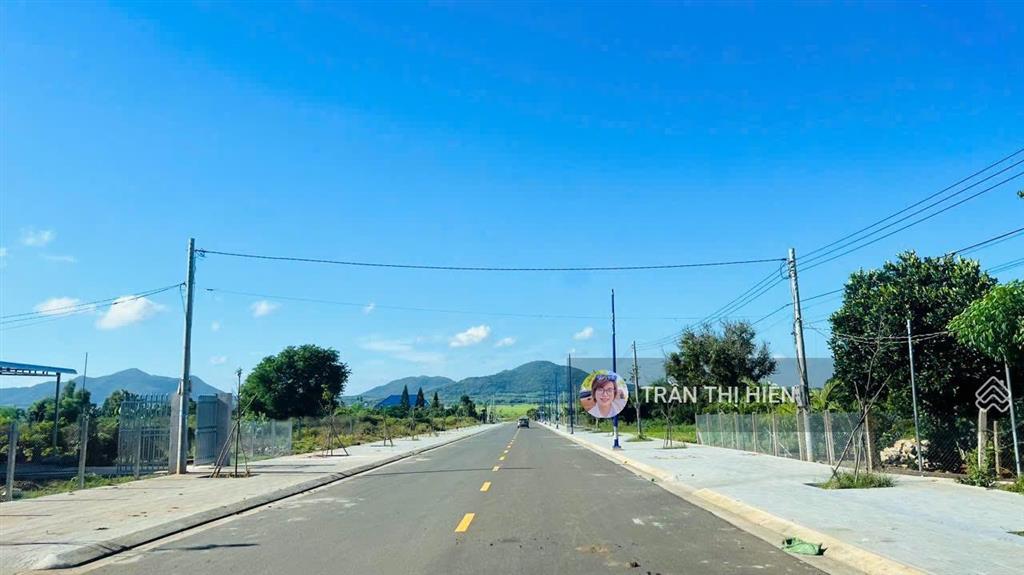 Mặt tiền đường tạ văn sáu  trung tâm tt đất đỏ  10x27m  kinh doanh buôn bán