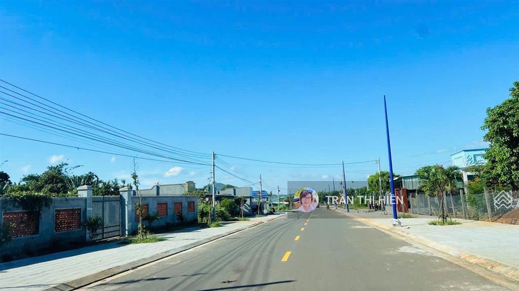 Mặt tiền đường tạ văn sáu  trung tâm tt đất đỏ  10x27m  kinh doanh buôn bán
