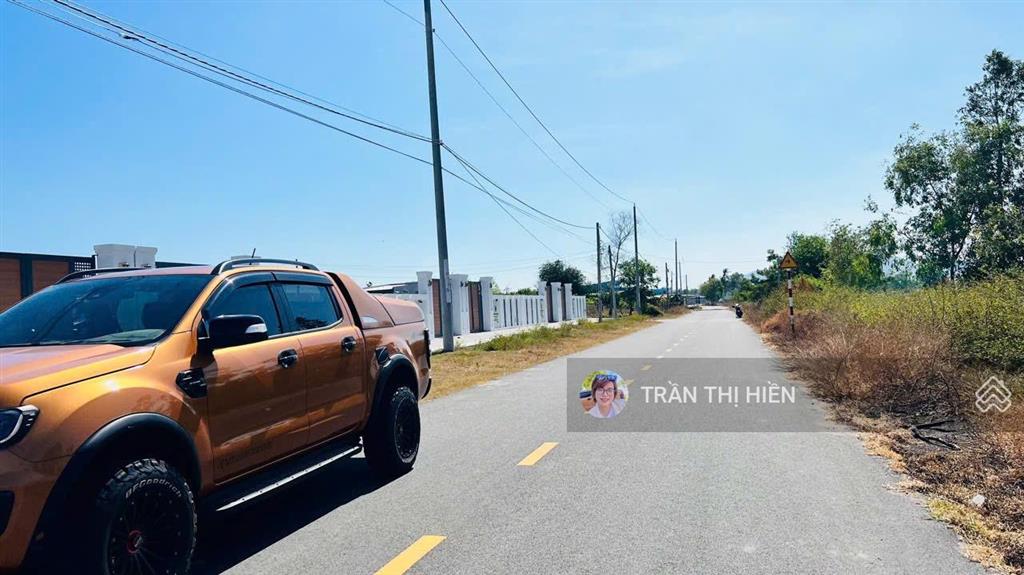 Cách bãi tắm lộc an chỉ 2km  10x42m  423m2  sẵn 100m2 thổ cư, đã xây rào cổng
