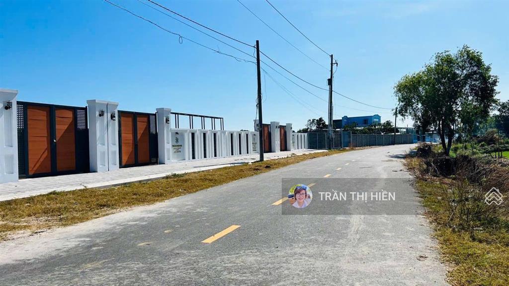 Cách bãi tắm lộc an chỉ 2km  10x42m  423m2  sẵn 100m2 thổ cư, đã xây rào cổng
