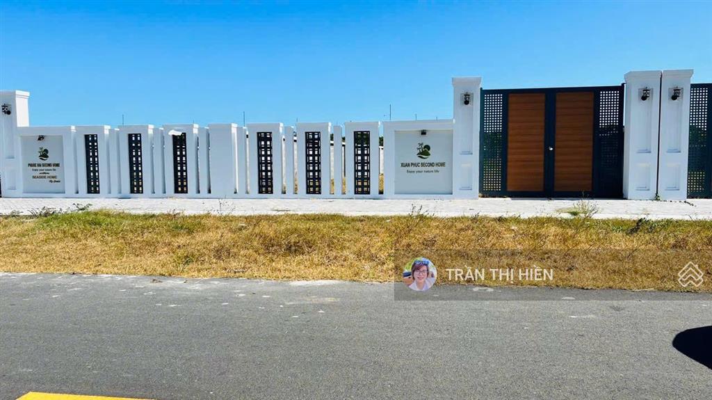 Cách bãi tắm lộc an chỉ 2km  10x42m  423m2  sẵn 100m2 thổ cư, đã xây rào cổng